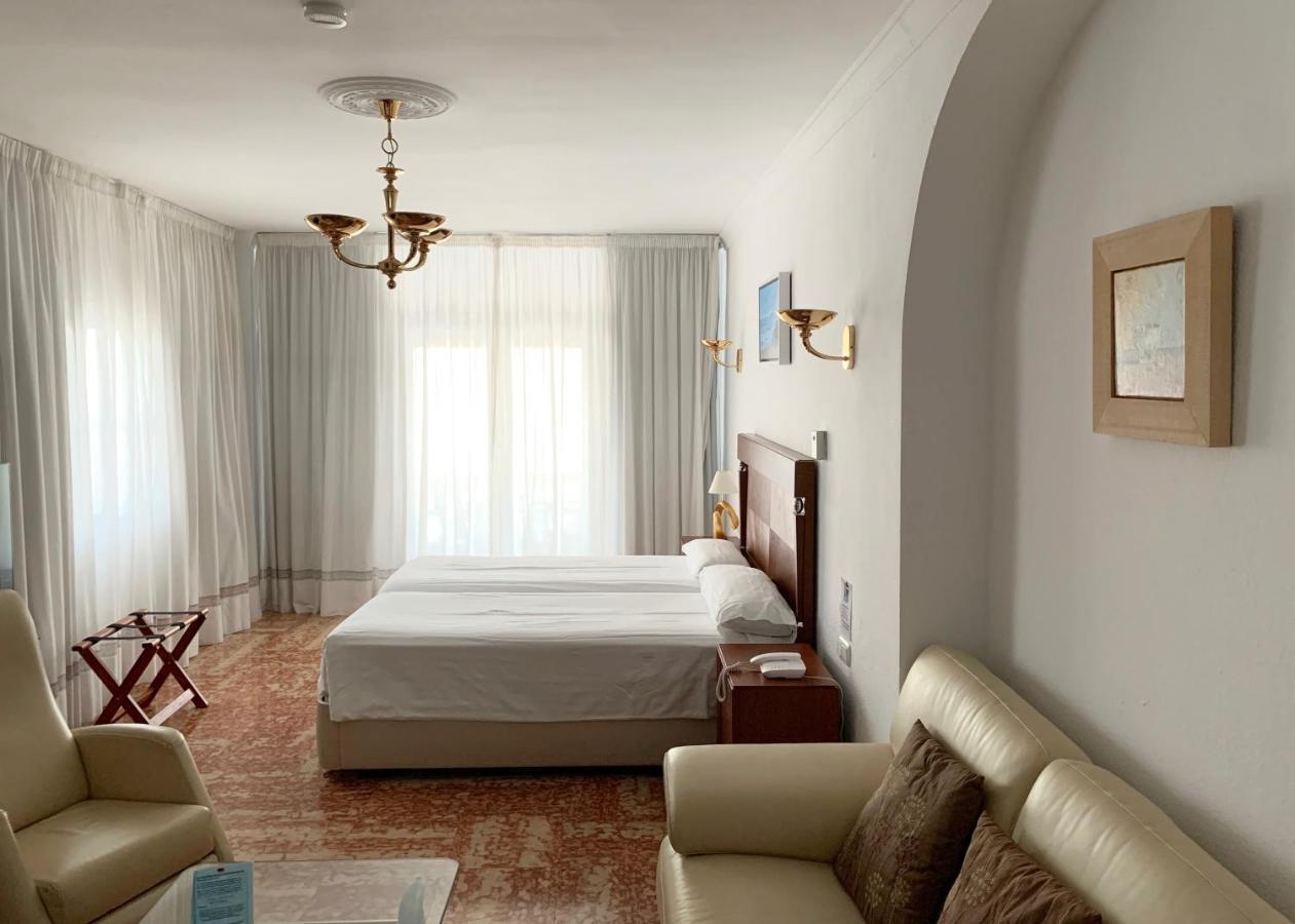 Hotel Paraiso Del Mar Nerja Bagian luar foto