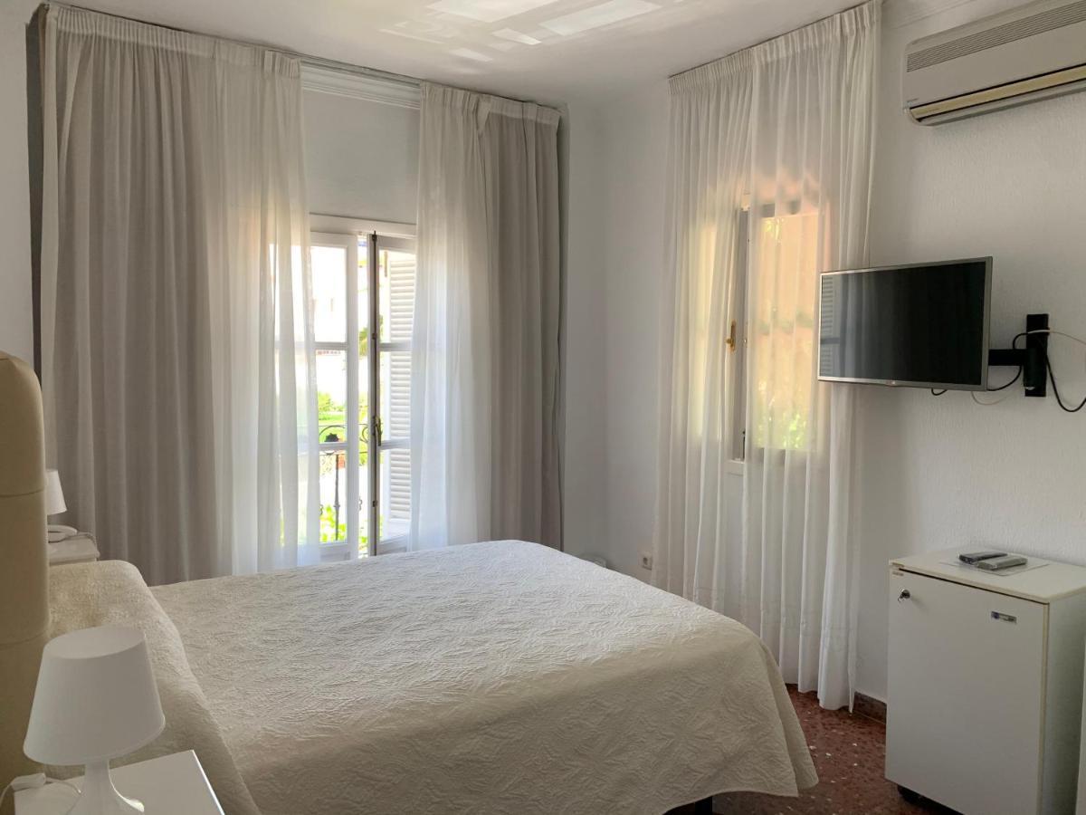 Hotel Paraiso Del Mar Nerja Bagian luar foto