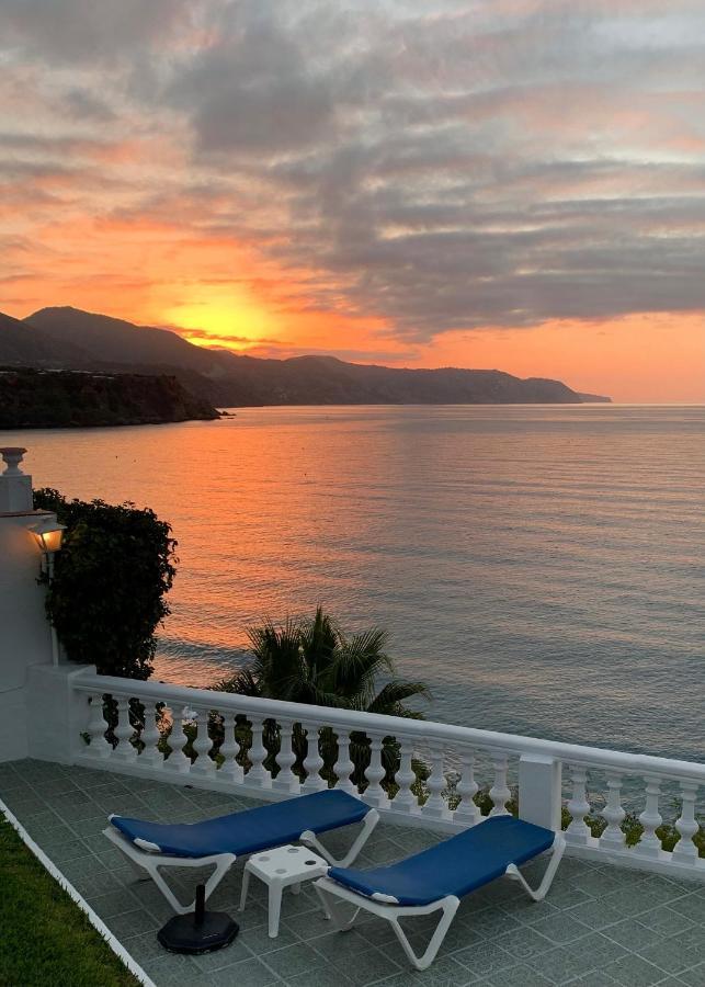 Hotel Paraiso Del Mar Nerja Bagian luar foto