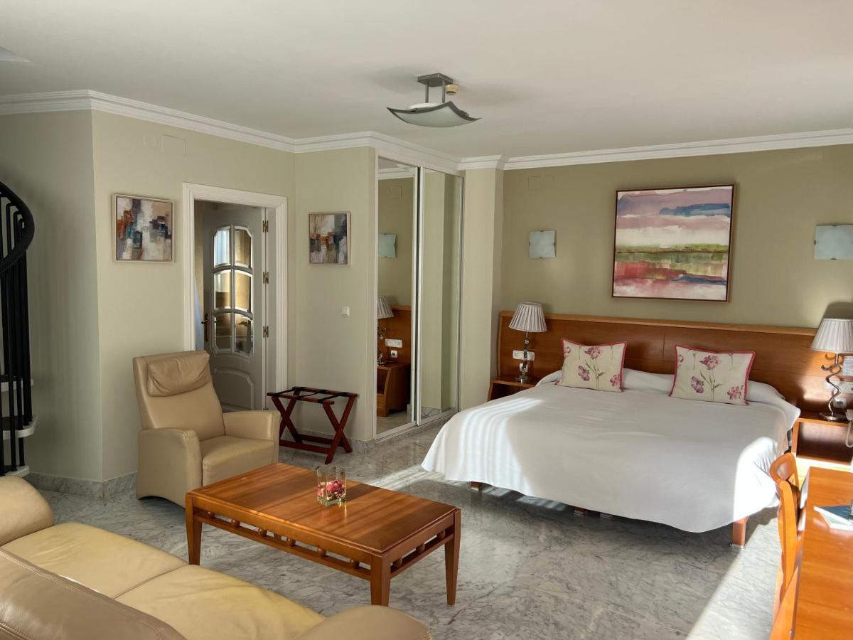 Hotel Paraiso Del Mar Nerja Bagian luar foto