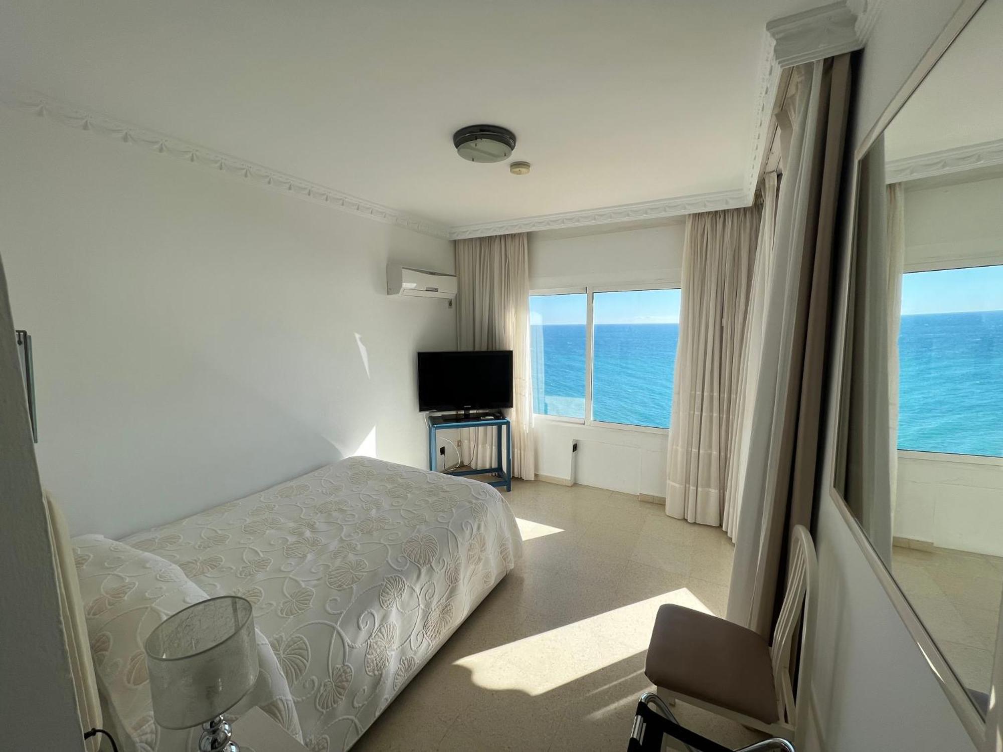 Hotel Paraiso Del Mar Nerja Ruang foto