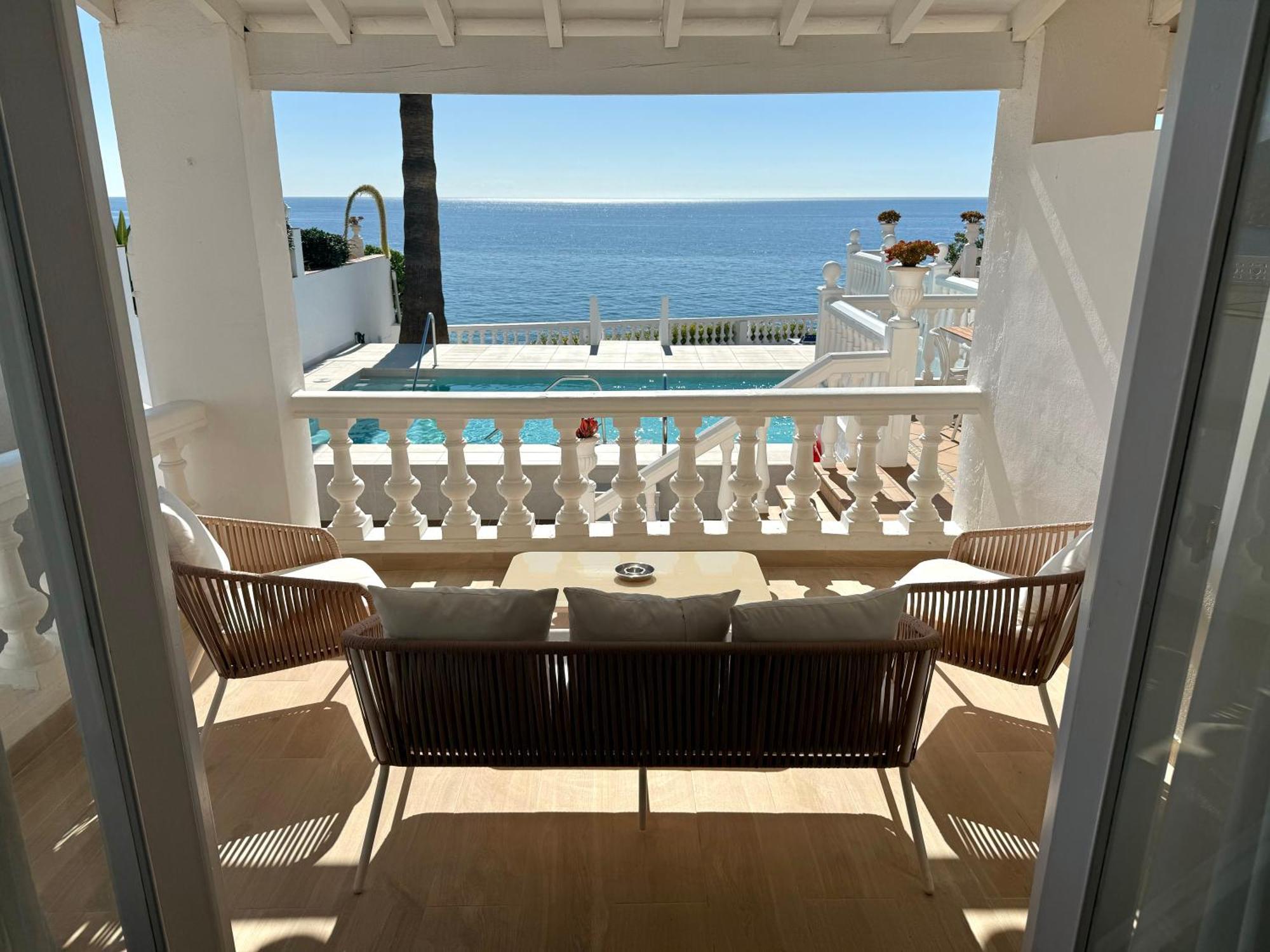 Hotel Paraiso Del Mar Nerja Bagian luar foto