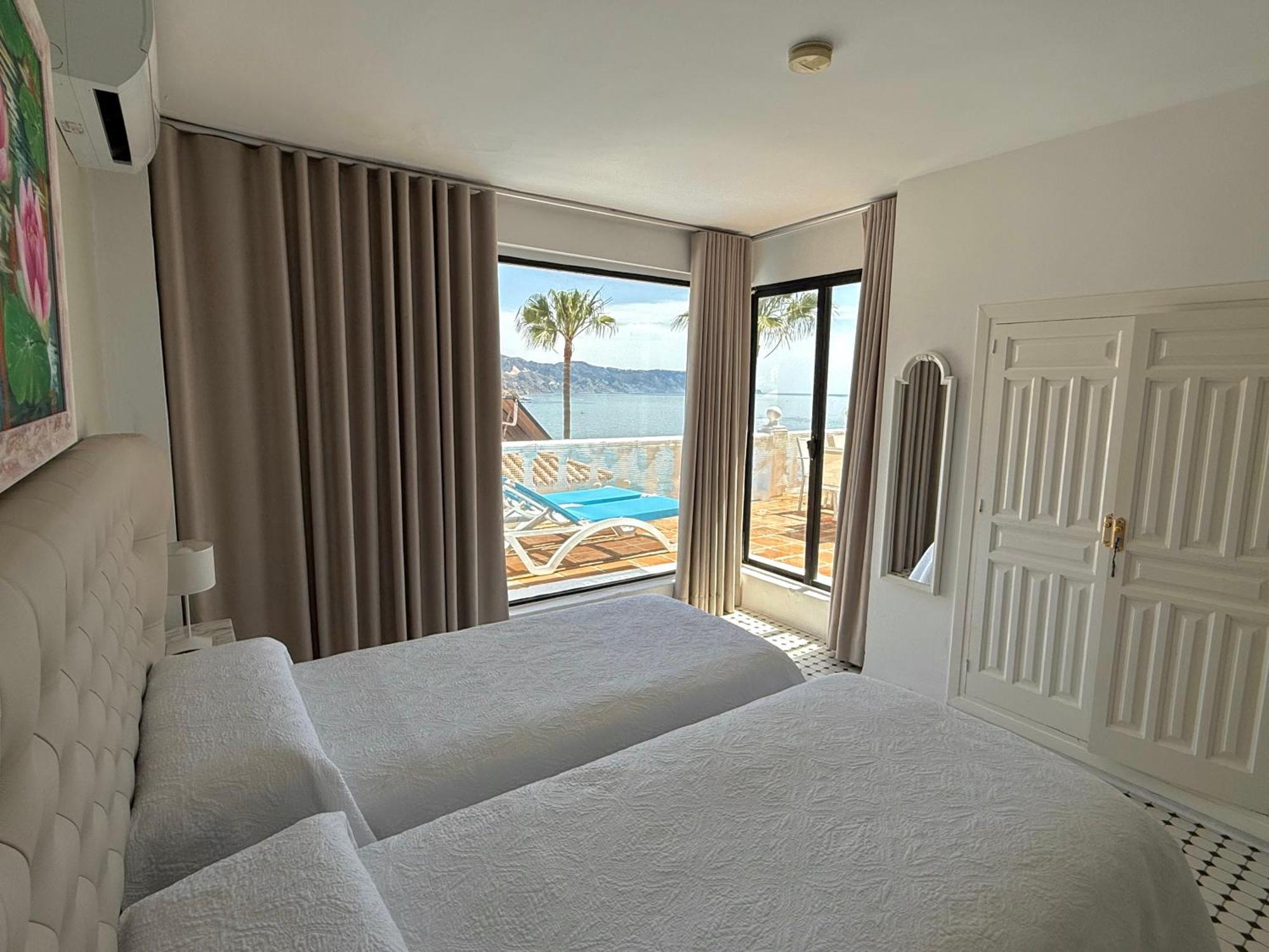 Hotel Paraiso Del Mar Nerja Ruang foto