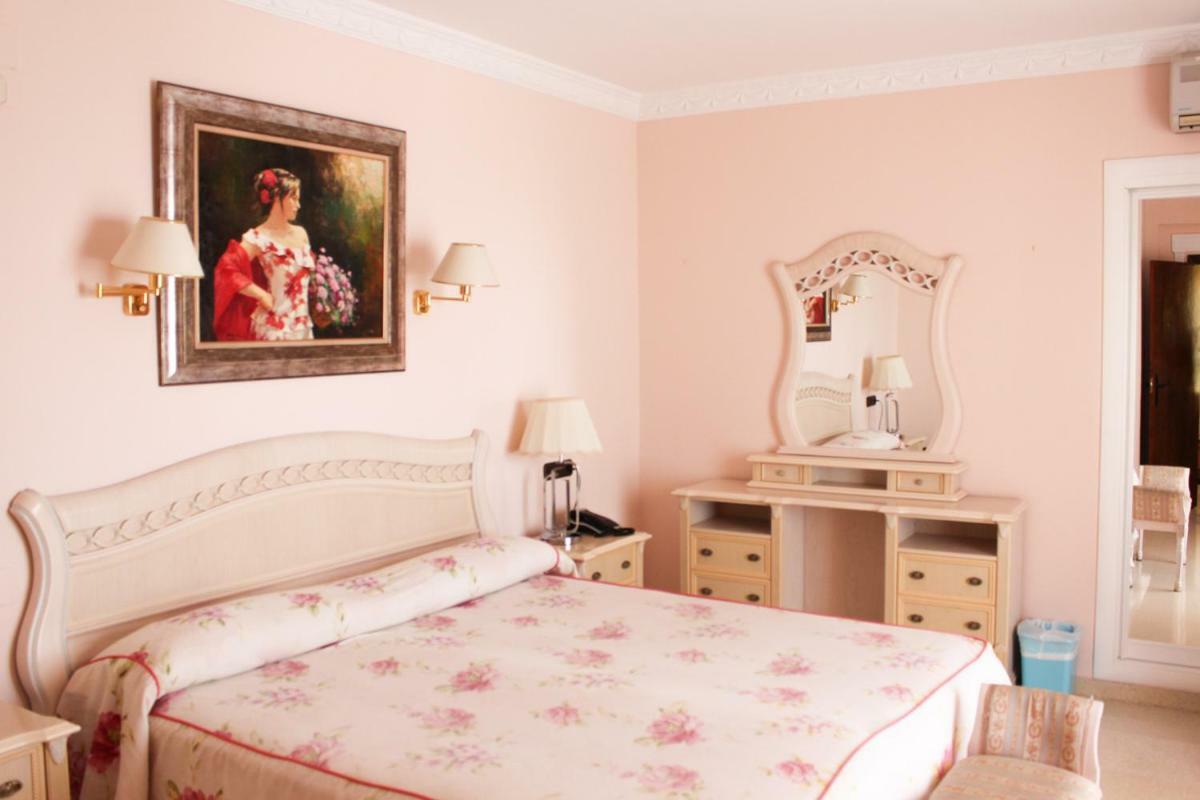 Hotel Paraiso Del Mar Nerja Bagian luar foto