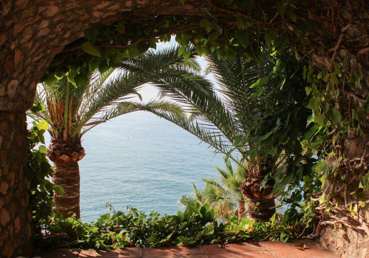 Hotel Paraiso Del Mar Nerja Bagian luar foto
